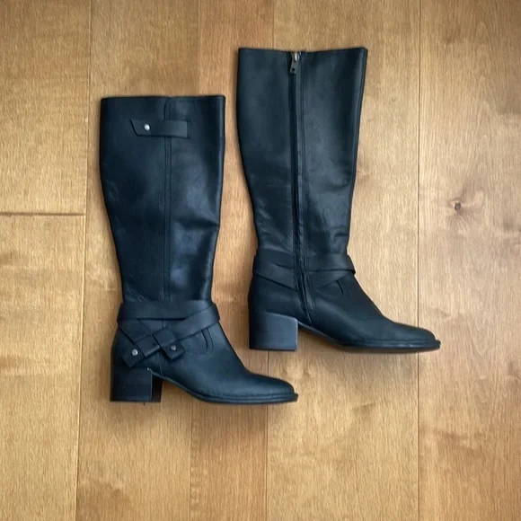 Ugg heeled leather boots! New! - Picture 2 of 10
